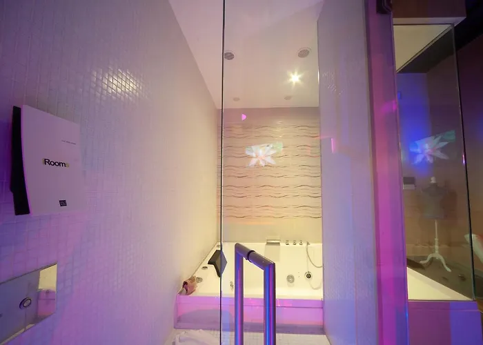 Irooms Jacuzzi Pensión